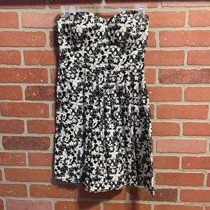 Black and white strapless dress